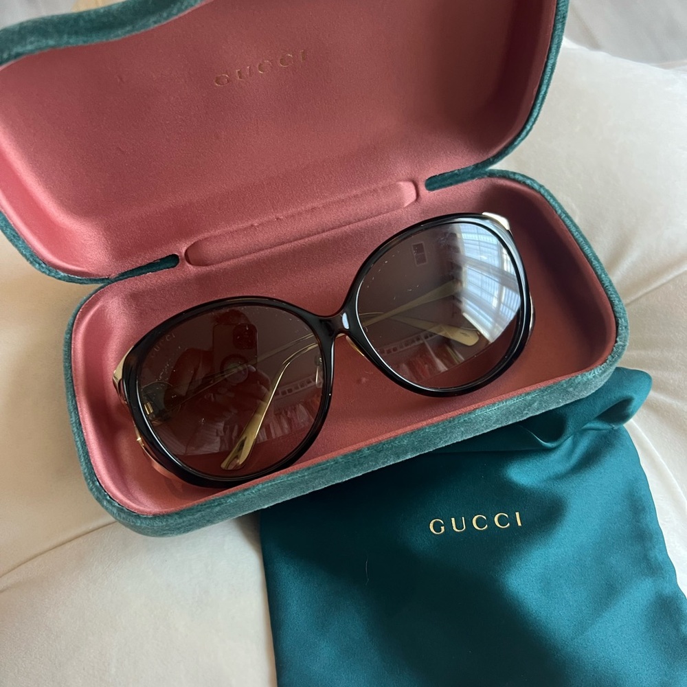 Gucci Brown Sunglasses with Gold Accents - Picture 3 of 3